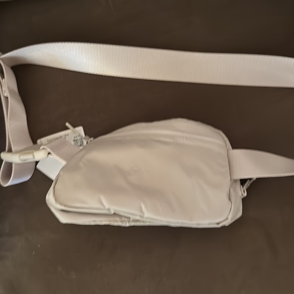 Lululemon everywhere belt bag white opal. Original design. Brand new with tags. - Picture 5 of 7
